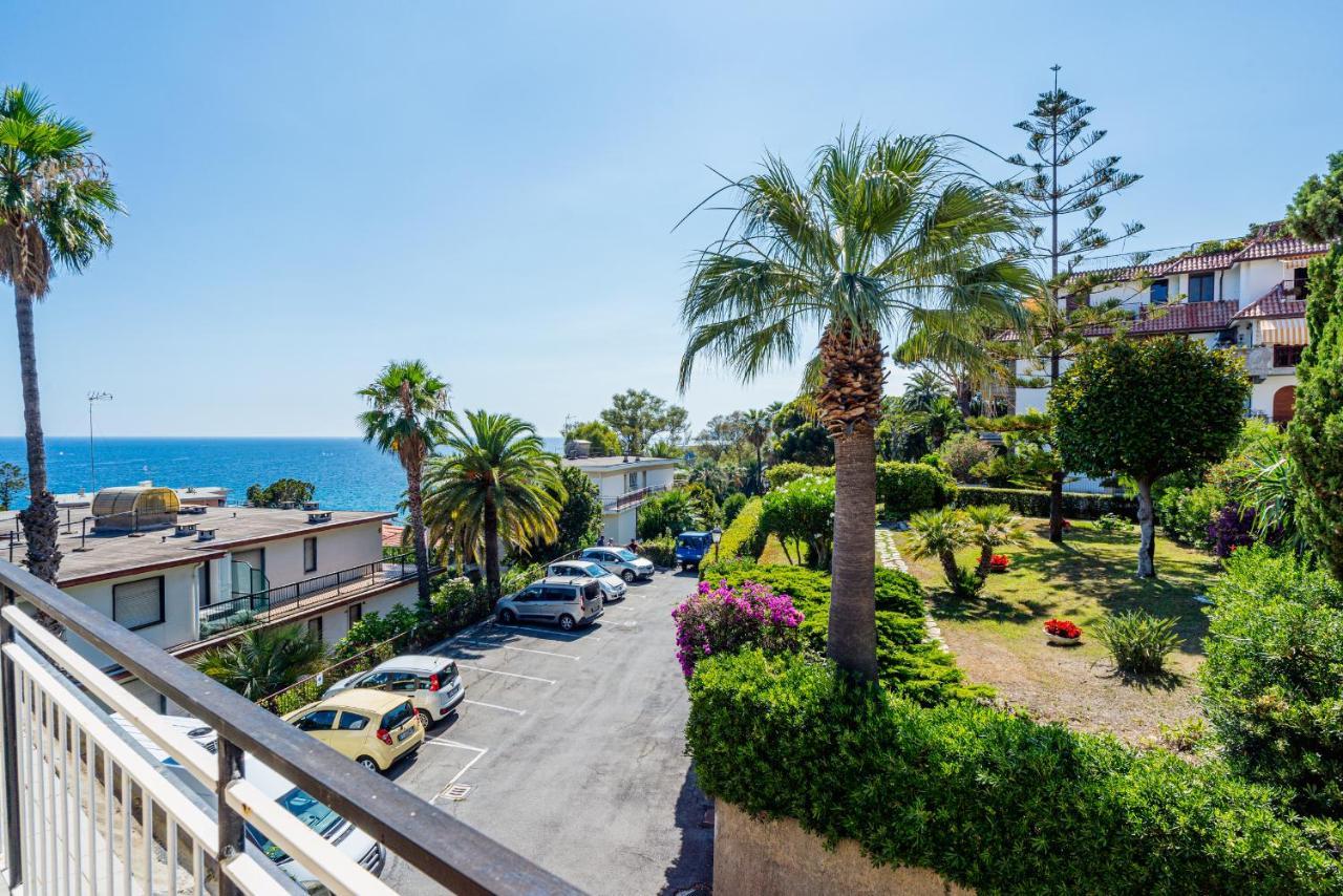 Tre Ponti Panoramic Seaview Apartment Sanremo Bagian luar foto